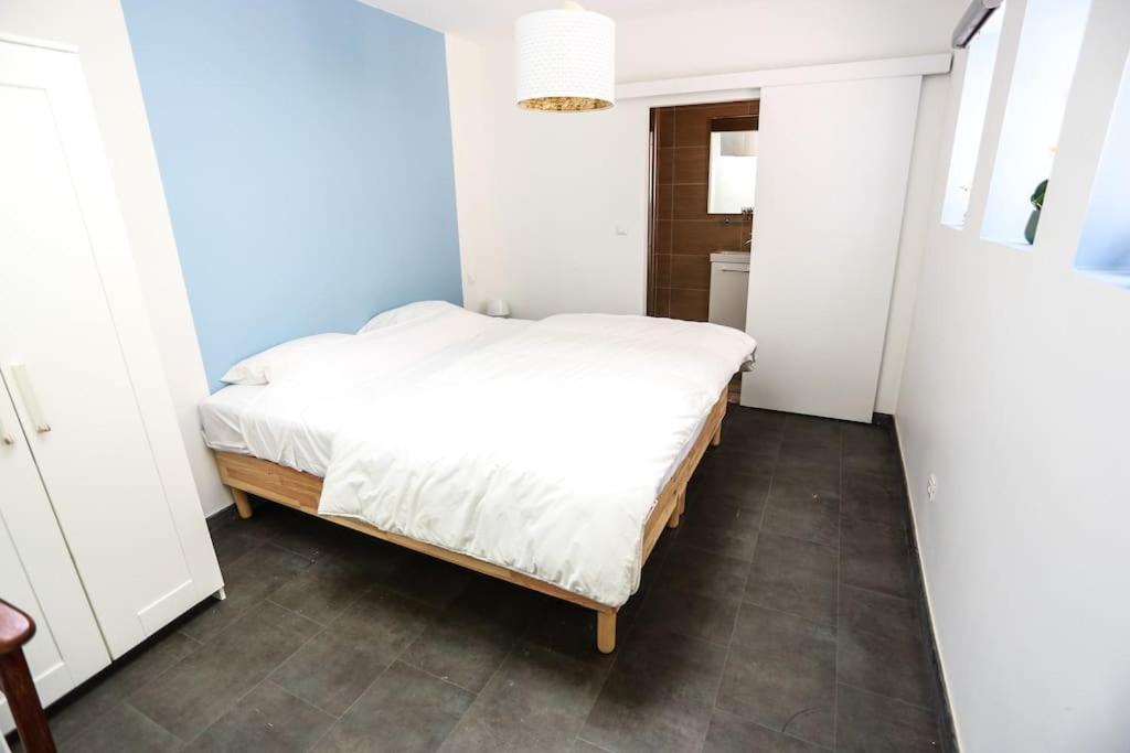 F3 80 M2 Longere Plain Pied Au Centre Auxonne. Villa Exteriör bild