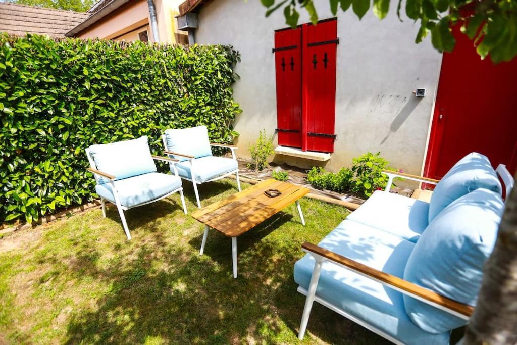 F3 80 M2 Longere Plain Pied Au Centre Auxonne. Villa Exteriör bild
