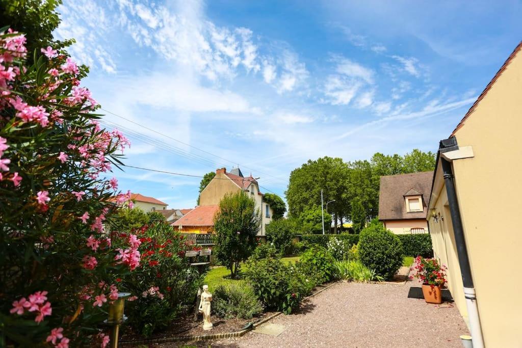 F3 80 M2 Longere Plain Pied Au Centre Auxonne. Villa Exteriör bild