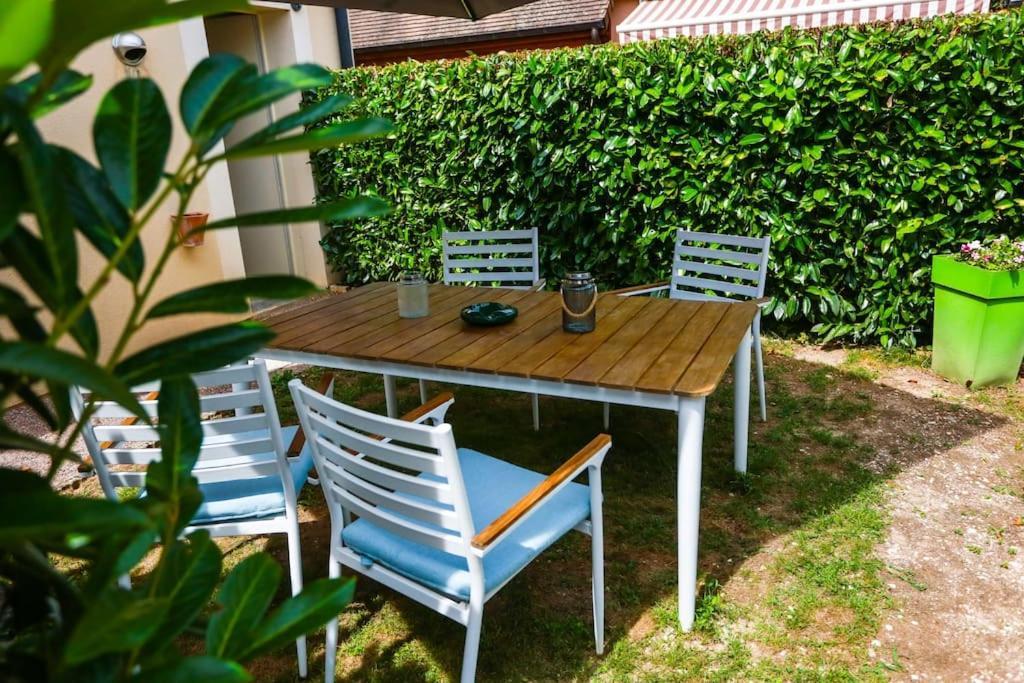 F3 80 M2 Longere Plain Pied Au Centre Auxonne. Villa Exteriör bild