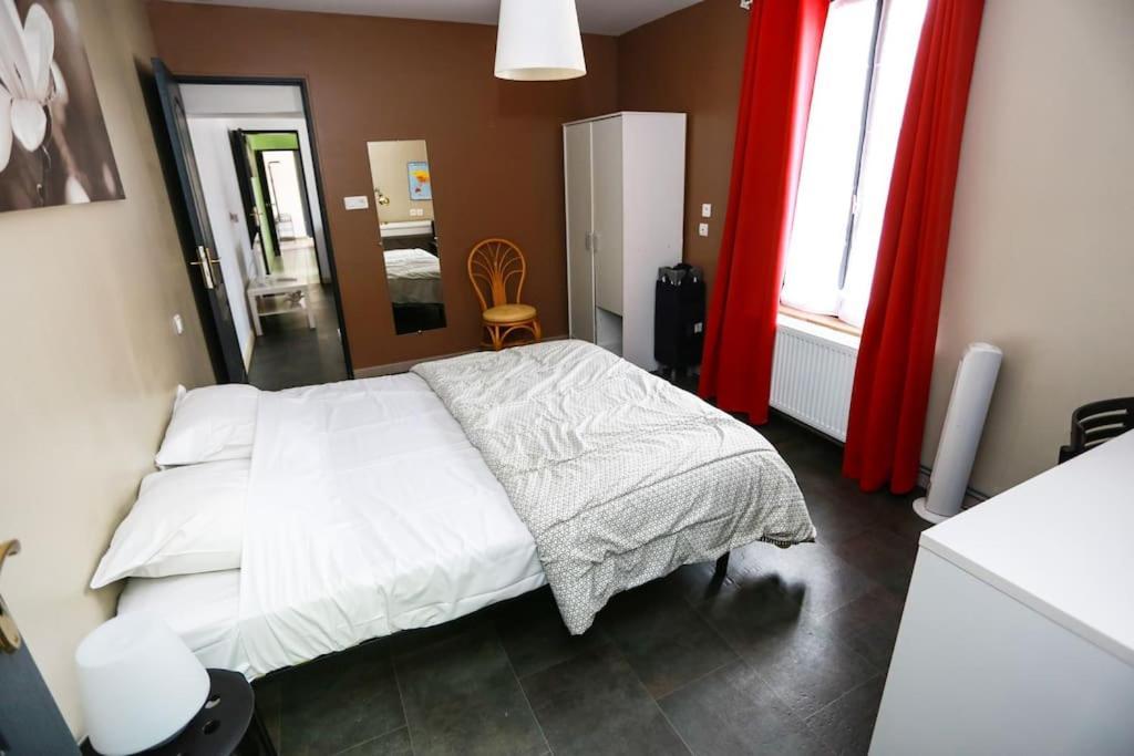 F3 80 M2 Longere Plain Pied Au Centre Auxonne. Villa Exteriör bild