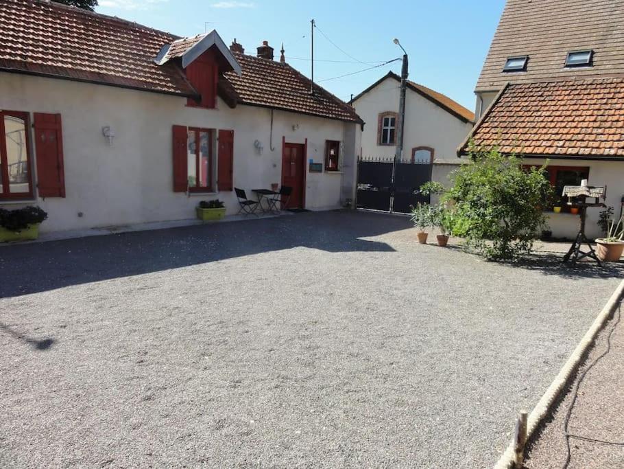 F3 80 M2 Longere Plain Pied Au Centre Auxonne. Villa Exteriör bild
